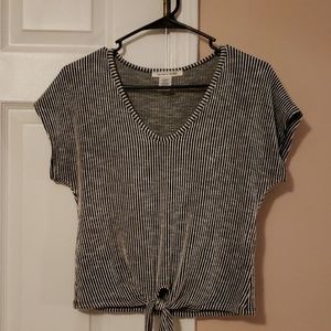Black and white stripe top